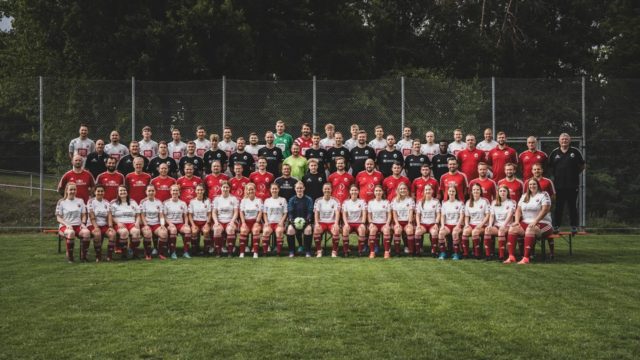 Nach der gestrigen Saisoneröffnungsfeier sind unsere 5 Teams bereit für die neue Saison 💪🤝
Viel Erfolg und Spaß in der bevorstehenden Runde 🥳❤️🤍⚽️
#vfbeinberg #family⚽️❤️🤍 #nurdervfb🔴⚪️